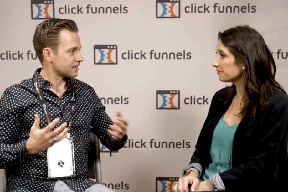 After Losing Everything, This Entrepreneur Rebuilt Using 2 Simple Strategies